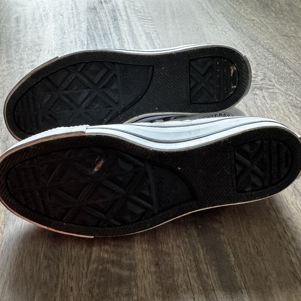 Converse - Picture 2 of 2